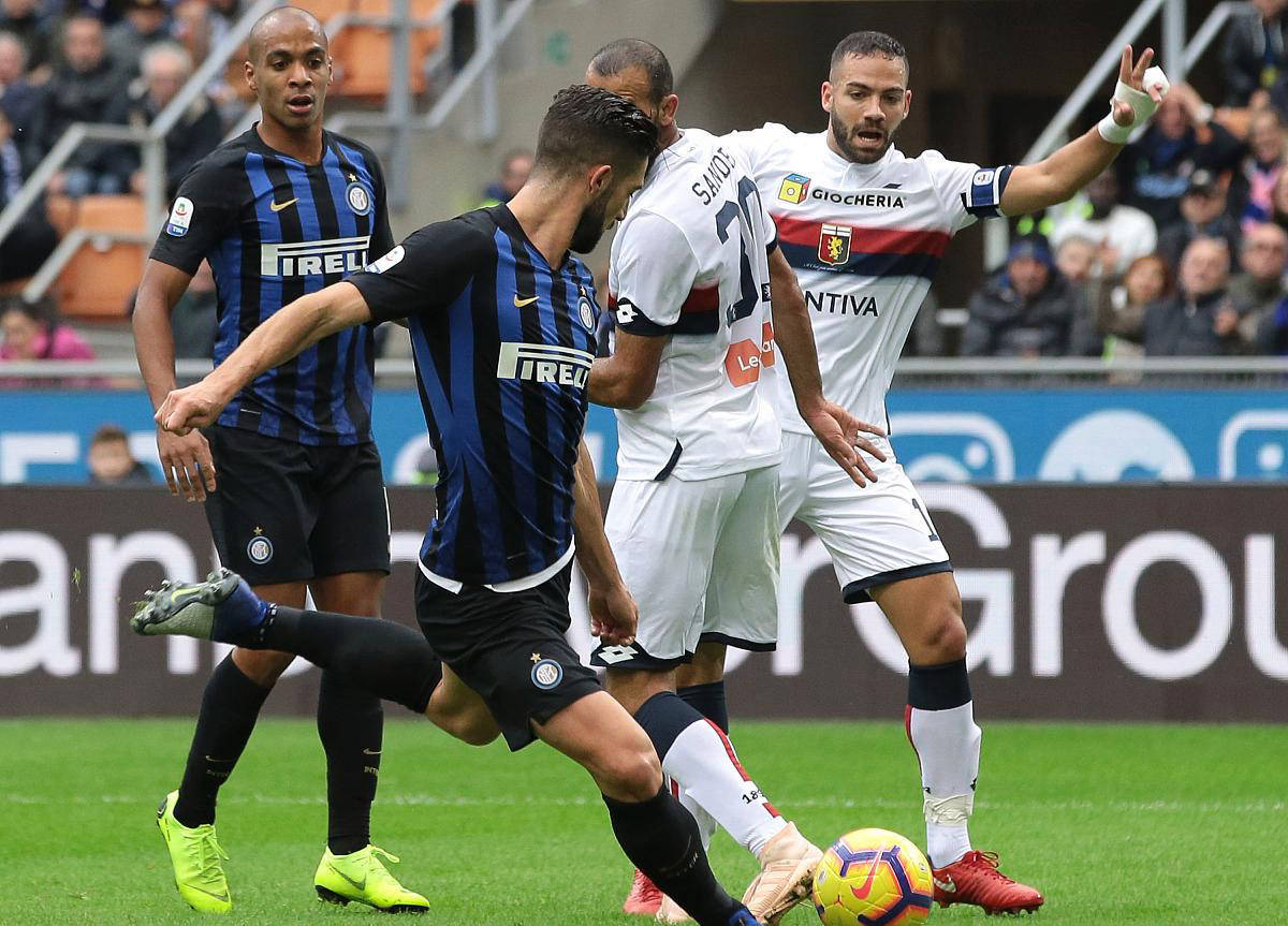 包含热那亚客场逆转，赢得关键战役的词条