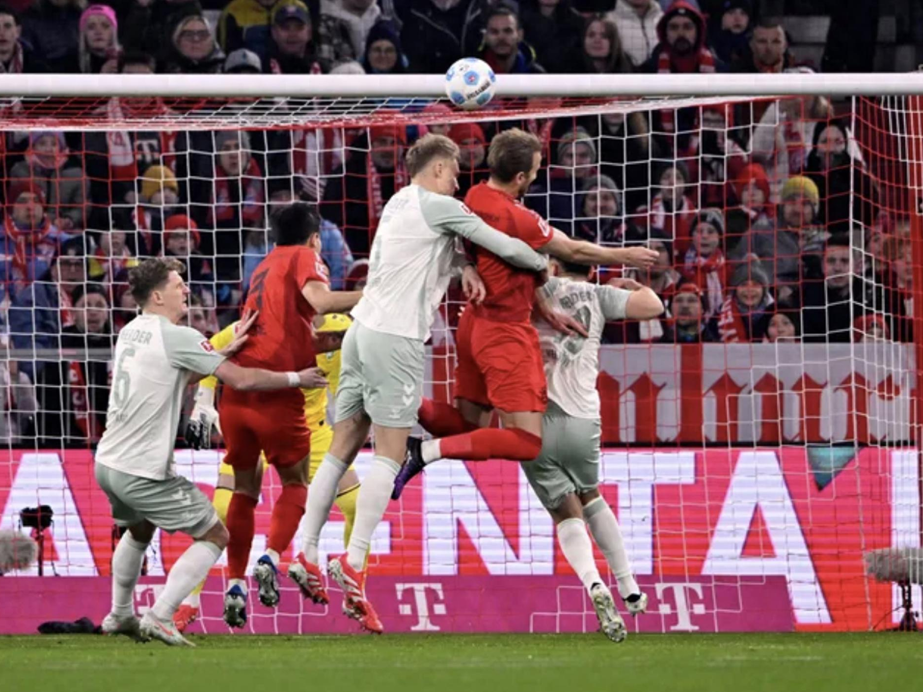 关于拜仁替补上场改变战局，申花防线瞬间崩溃！的信息